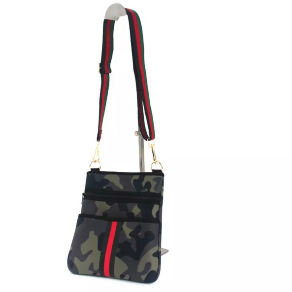 NWT Neoprene crossbody bag - camo